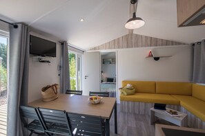Mobile Home Premium, 2 chambres, 2 salles de bains | Coin séjour