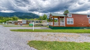 Unclassified image, 5 of 21, button - Toasted Marshmallow is a Tiny Home in Wears Valley! (Sevierville)
