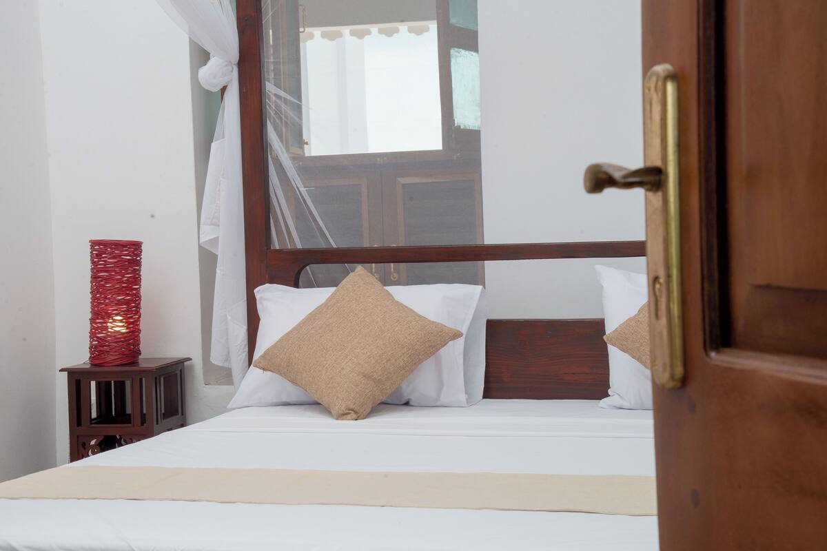 1 chambre, coffres-forts dans les chambres, bureau, Wi-Fi gratuit