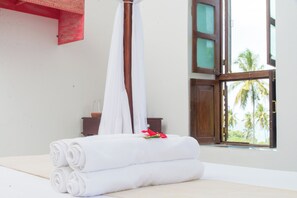 In-room safe, free WiFi, bed sheets - The Manor House by Sansi (Zanzibar Town)