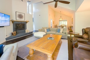 Smart TV, fireplace, video games, offices - Newly renovated KIAWAH ISLAND home! Spacious, comfy, TWO PRIMARY BEDROOM SUITES! (Johns Island)