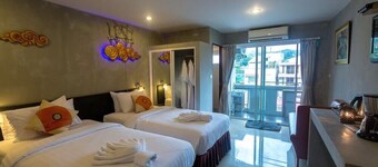 Baan Kamala Hostel and Guesthouse