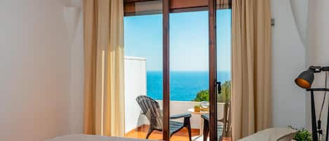 1 bedroom, iron/ironing board