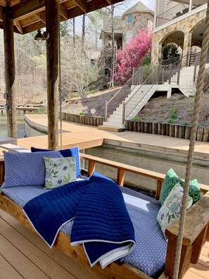 Terrace/patio - Perfect Lake Getaway-6 Bedrooms, Ideal Location and Never Ending Views (Tallassee)