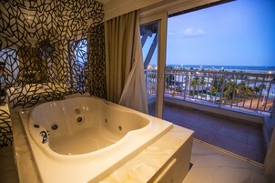 Suíte Presidencial | Ropa de cama de alta calidad, colchones Select Comfort, minibar