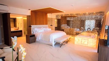 Premium bedding, Select Comfort beds, minibar, in-room safe