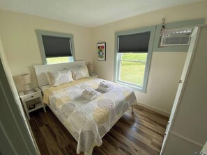 2 bedrooms, WiFi, bed sheets - #21 Isle View - Fishing, Sunsets, Beaches, Golfing (Alburgh)