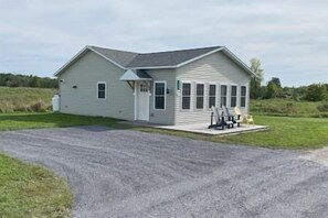 Exterior - #21 Isle View - Fishing, Sunsets, Beaches, Golfing (Alburgh)