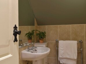 Towels - 1 bedroom accommodation in Teffont, near Salisbury (Teffont, near Salisbury)