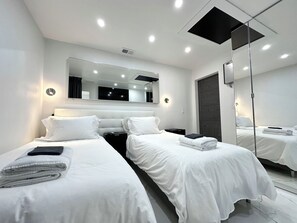 6 bedrooms, iron/ironing board, free WiFi, bed sheets