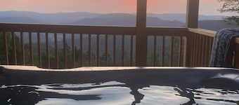 6BR Luxury Lodge • 300 ft to Cupp Run • Hot Tub Sunsets • 3 Decks & Views