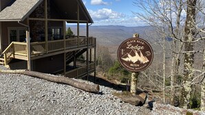 A lodge with a deck overlooking a mountainous landscape. - Great Family Vacay! Luxury 6 BR 300 ft to Cupp Run Hot Tub In&Outdoor Fireplace (Snowshoe)