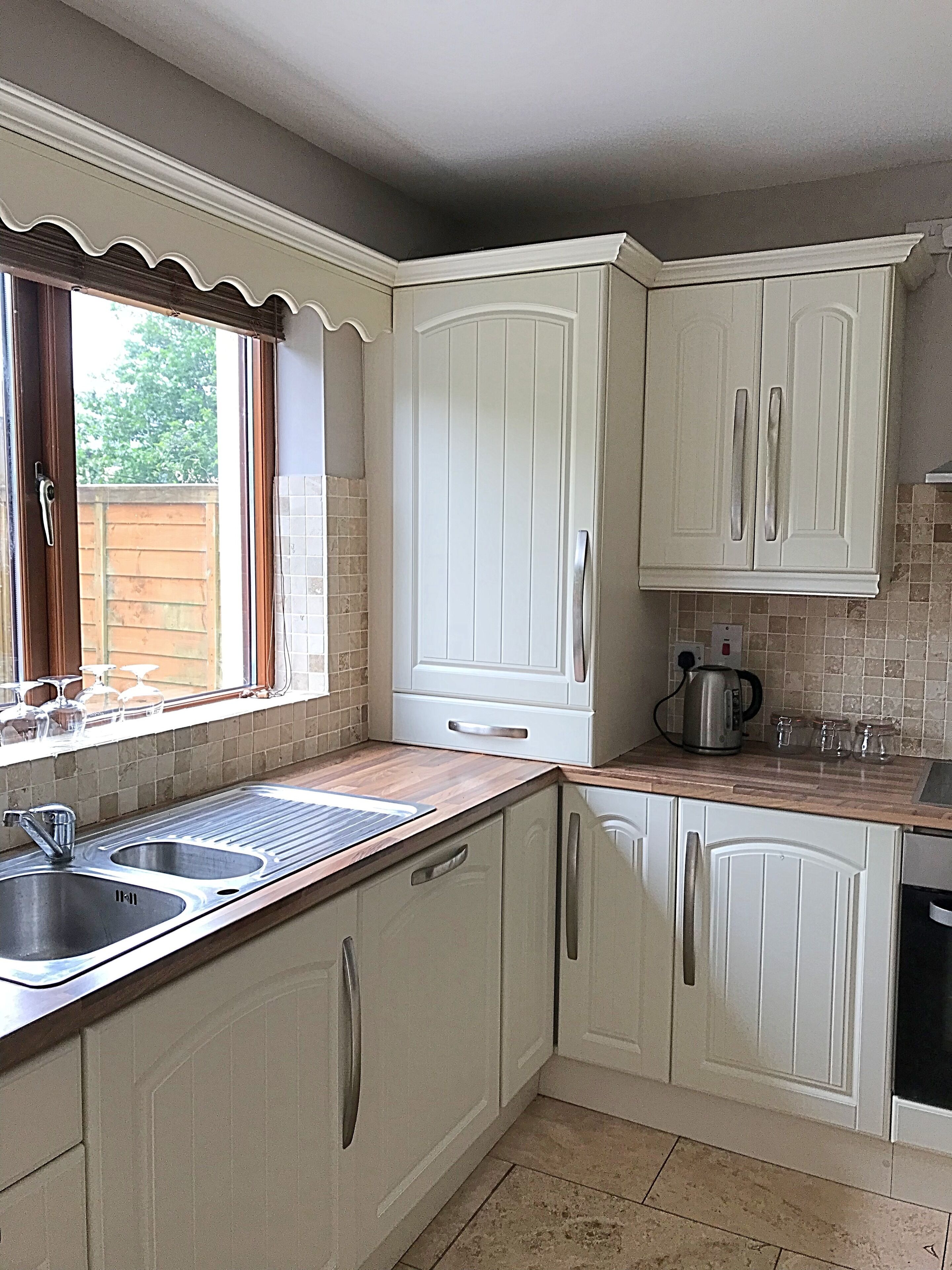 House | Private kitchen | Fridge, microwave, oven, stovetop