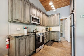 Fridge, microwave, oven, stovetop - Waterfront Whitefish Lake Condo 5BU | 1 Bed, 1 Bath (Whitefish)