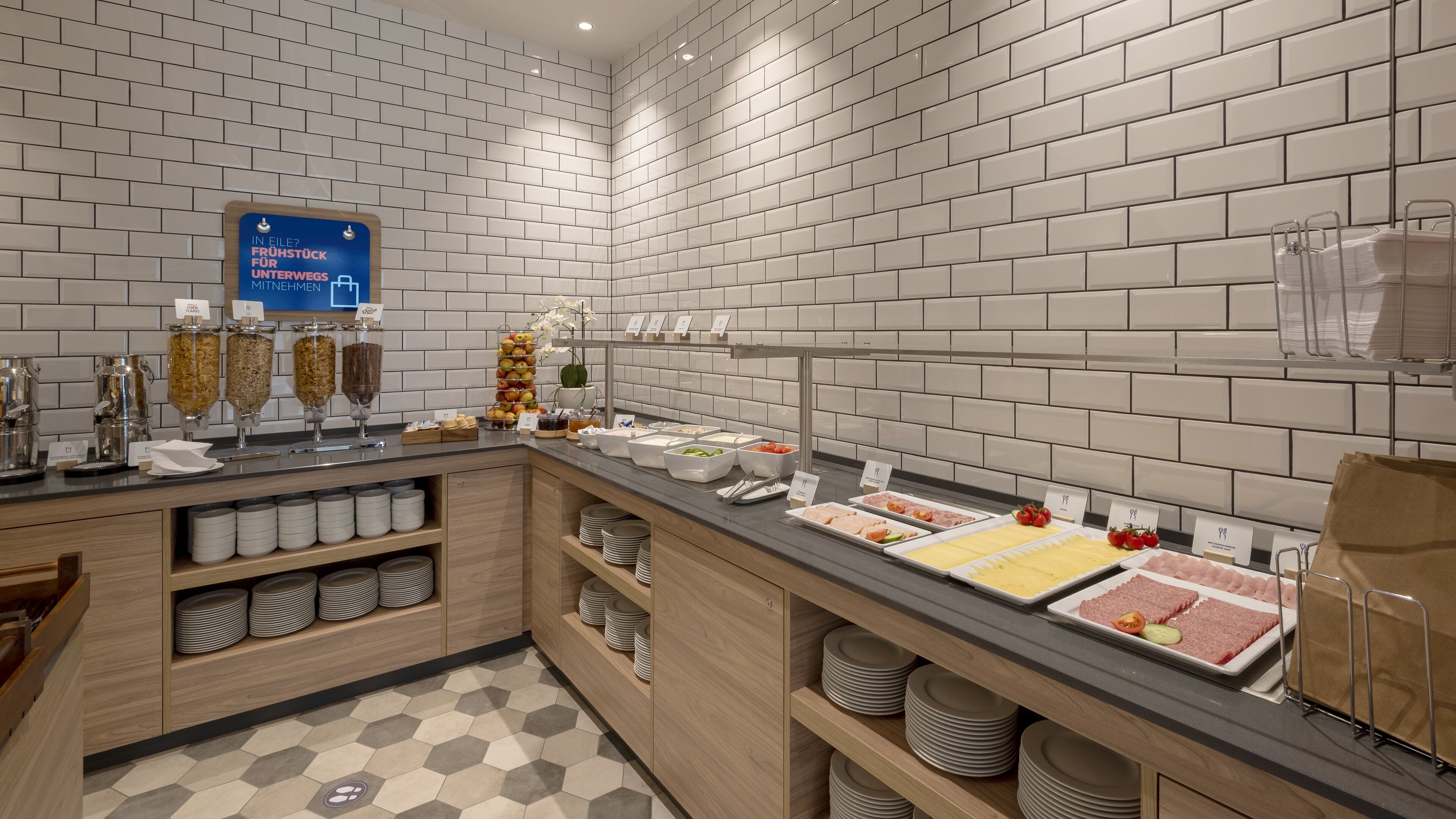 free daily continental breakfast