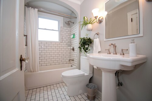 Luxury on Main / South