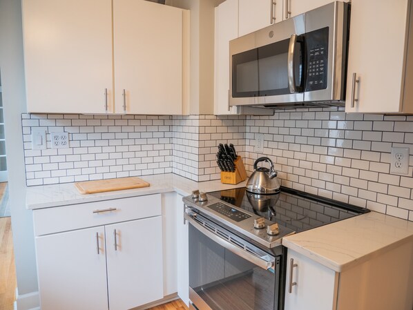 Fridge, microwave, oven, stovetop