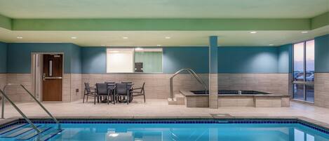 Piscine intérieure