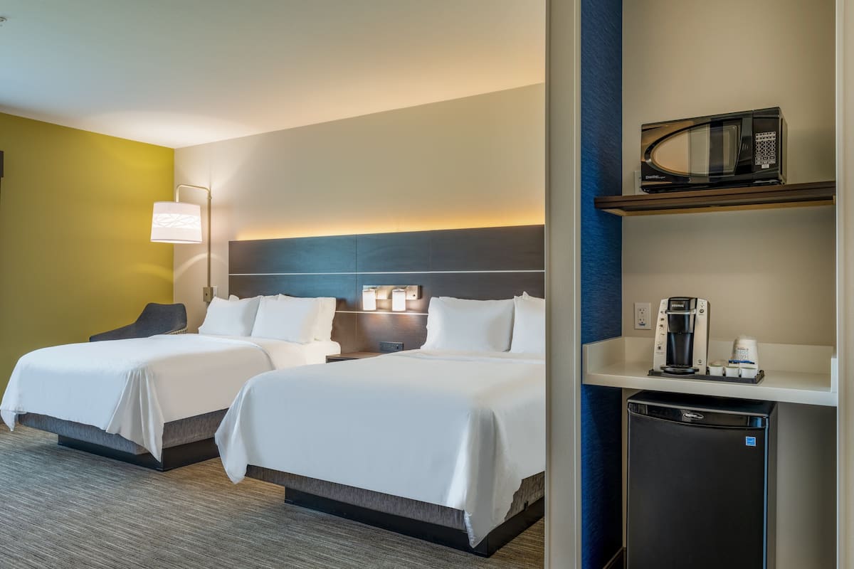 desk, laptop workspace, wifi, bed sheets