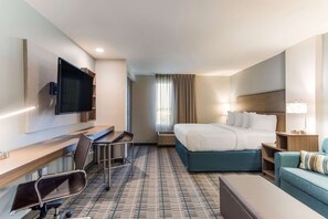 Suite, 1 cama King size y sofá cama, para no fumadores | Escritorio, espacio para trabajar con laptop y cortinas blackout