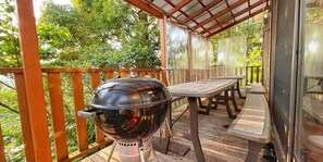 Outdoor dining - Globe House Atami / Atami Shizuoka (Atami)