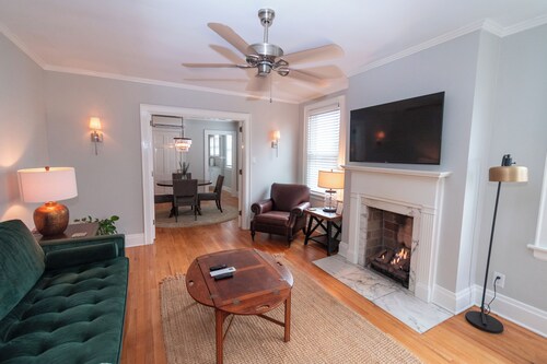 Luxury on Main / West