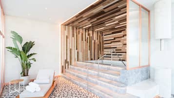 Couples treatment rooms, body treatments, deep-tissue massages