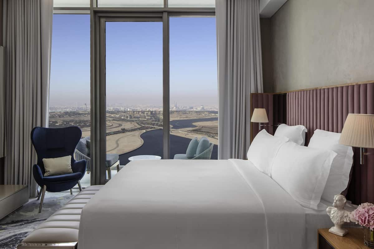 Elite Room, 1 Bedroom, Balcony (Elite Living) | 1 bedroom, minibar, in-room safe, desk