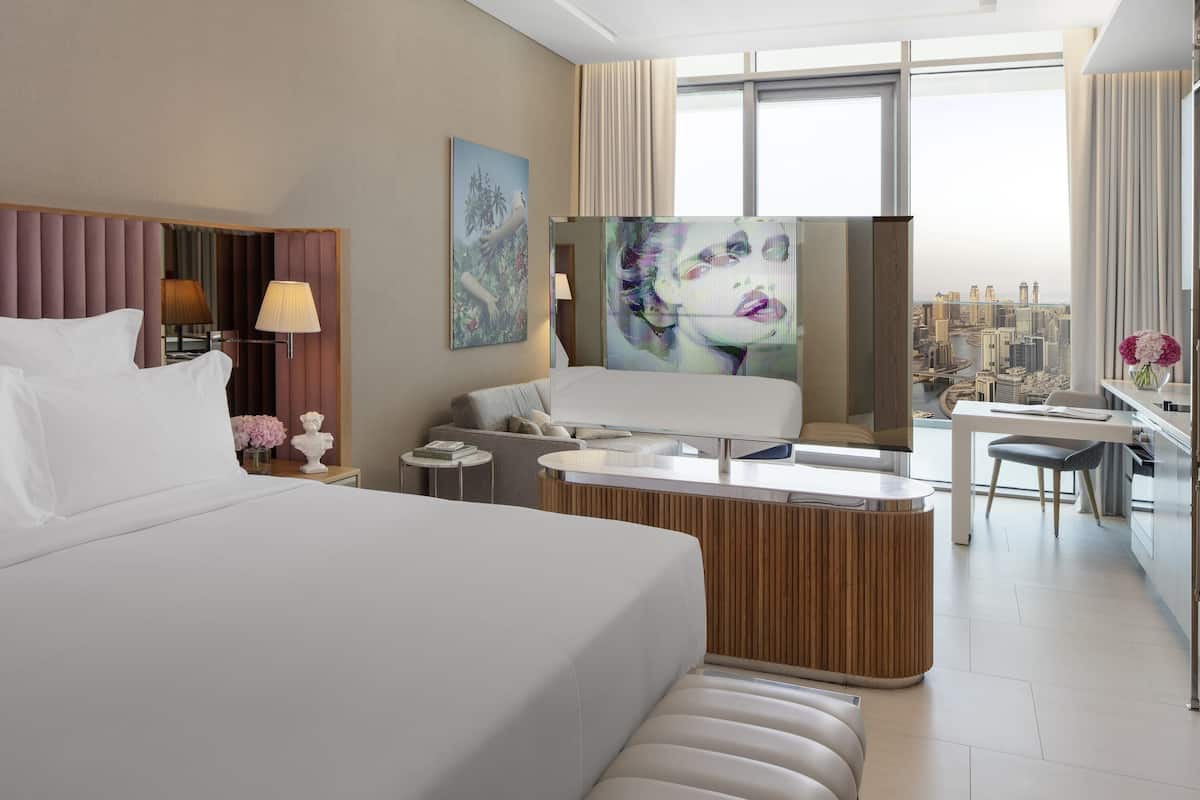 Studio, 1 King Bed, Balcony (Urban Living)