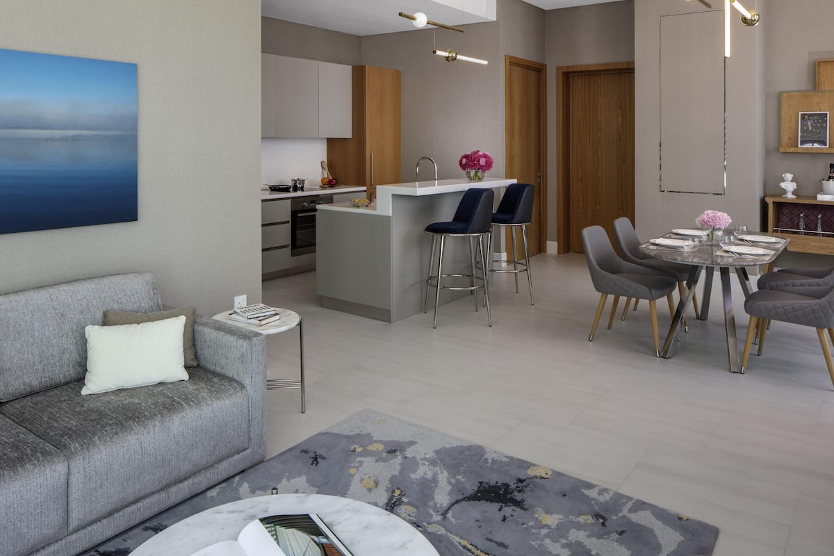 Rom – elite, 1 soverom, balkong (Elite Living) | Minibar, safe på rommet, skrivebord og skrivebord for bærbar PC