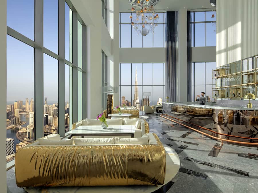 2 restaurants, serveren ontbijt, lunch, diner, Italiaanse gerechten