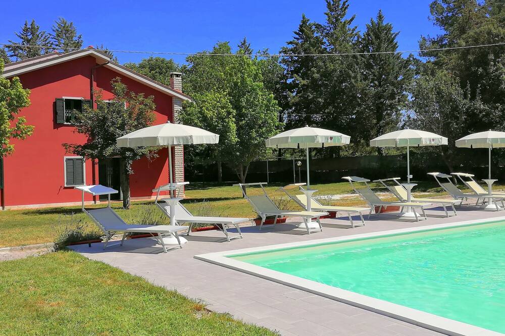 Villa Laura with private pool, a comfy country house near Acqualagna
