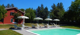 Villa Laura, comfy country house with  private pool near Acqualagna