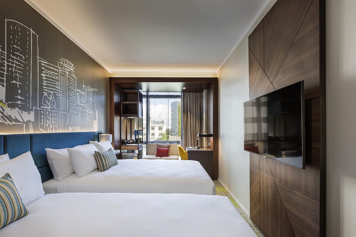 Phòng Tiêu chuẩn, 2 giường cỡ queen | Trang trí khác biệt, trang bị nội thất với thiết kế riêng biệt, bàn