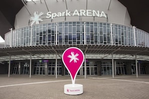 The exterior of Spark Arena with a prominent location marker. - Mercure Auckland Queen Street (Auckland)