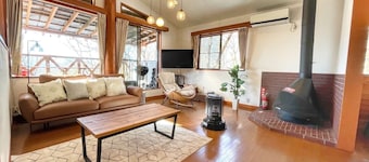 Forest House Morika / Minamitsuru-gun Yamanashi