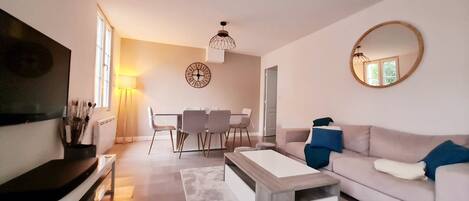 Télévision à écran plat