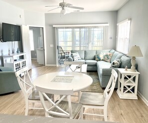 Smart TV, DVD player