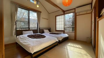 2 bedrooms, desk, free WiFi, bed sheets