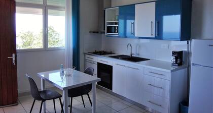 STUDIO ALPINIA: STUDIO WITH SEA VIEW