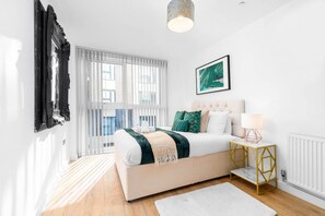 2 bedrooms, desk, iron/ironing board, WiFi