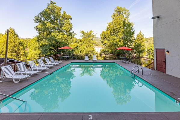 Piscine extérieure, piscine chauffée