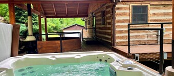 Secluded 100 Acre Retreat Cabin - Hot Tub - WiFi - Garage