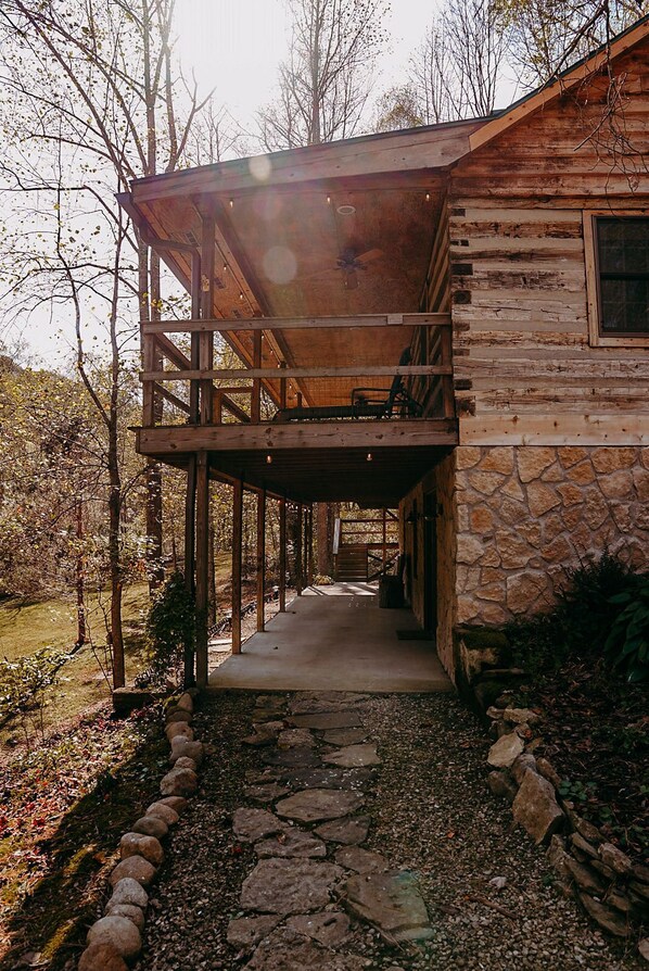 المنطقة المحيطة بالمنشأة