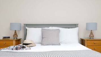 2 bedrooms, desk, iron/ironing board, travel cot