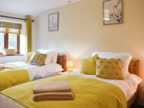 3 多间卧室、免费 WiFi、床单