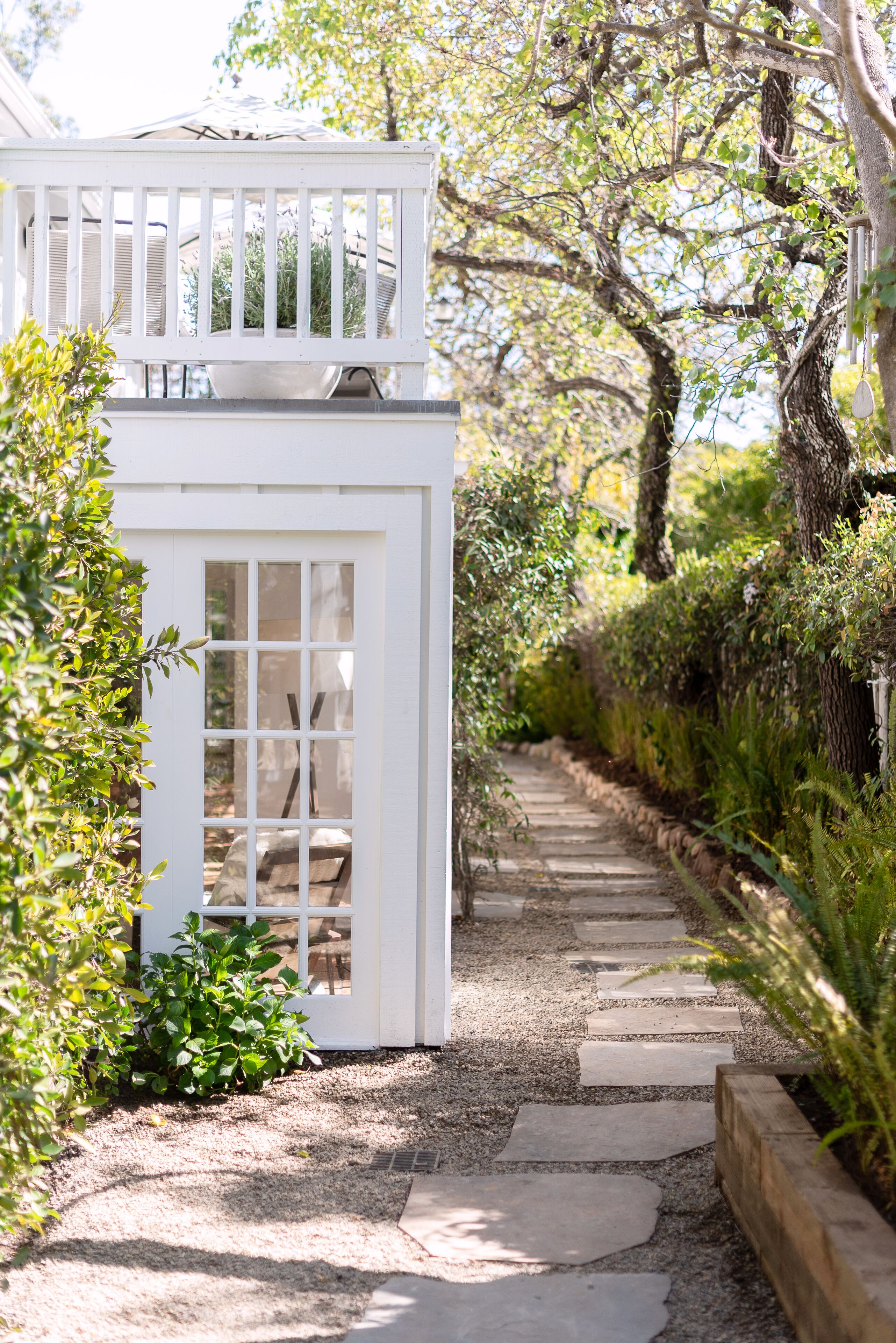 This duplex is a 2 bedroom(s), 2 bathrooms, located in Montecito, CA.