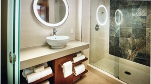 Combined shower/bathtub, jetted bath, hair dryer, towels - Escape to a lakeside hideaway surrounded by the the Sierra Nevada mountains. (Incline Village)