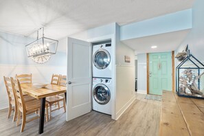 Dining - Brigadune I 5B Oceanfront Luxury 2BD (Myrtle Beach)