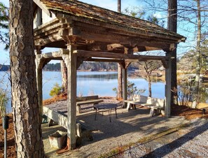 Outdoor dining - Dock. Waterslide. Beach. Firepit, Gazebo, 500ft water frontage. Views. Sleep 18. (Equality)